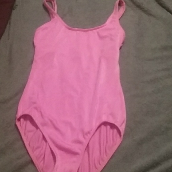 Clean bathing suit, good shape - Picture 1 of 4